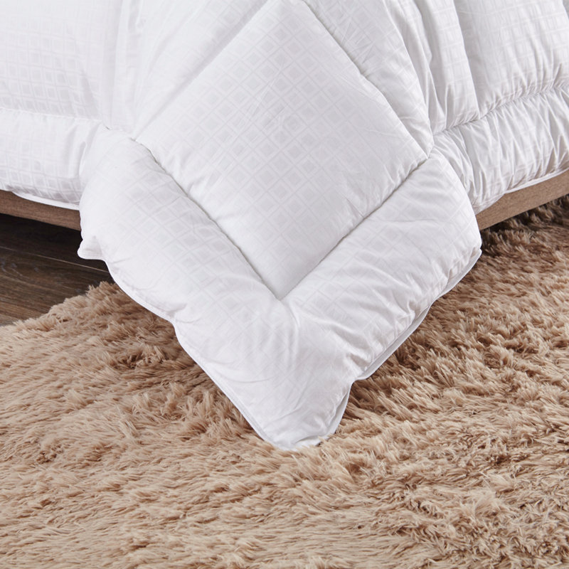 Eider & Ivory Medium Weight All Season Down Alternative Comforter